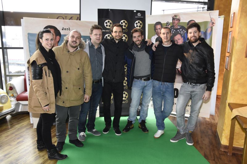 Ponosna ekipa komedije Pr' Hostar je prejela že tri zlate role.